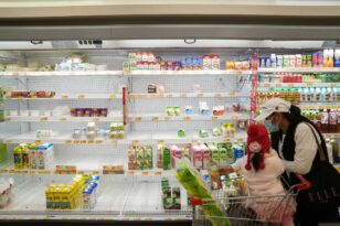 Χονγκ Κονγκ: Φοβούνται lockdown και άδειασαν τα σούπερ μάρκετ