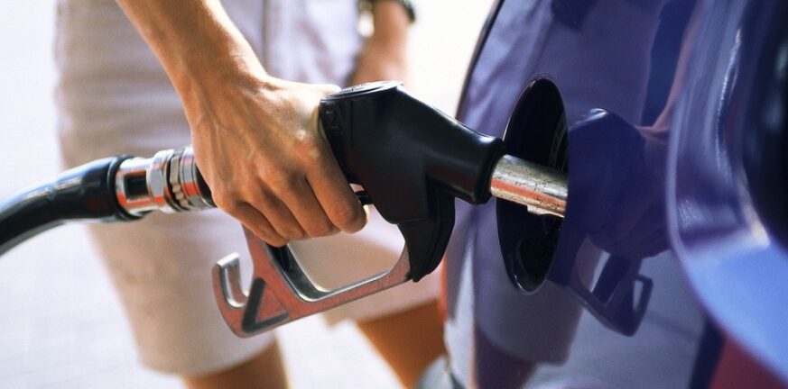 Κι όλο ανεβαίνει η τιμή της βενζίνης - Αύξηση 10 λεπτών σε μια εβδομάδα