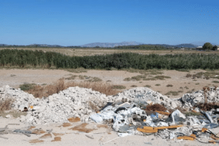 Απομακρύνθηκαν περίπου 1.300 τόνοι στερεών αποβλήτων από το εθνικό πάρκο λιμνοθαλασσών Μεσολογγίου – Αιτωλικού