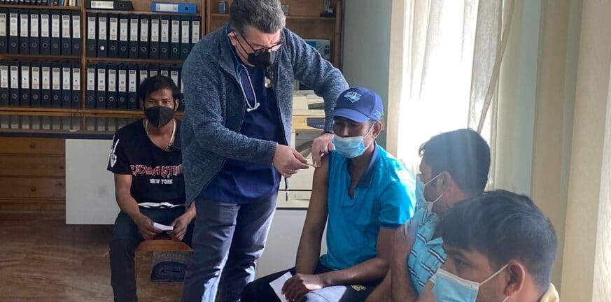 Νέα Μανωλάδα: Εμβολιάστηκαν 150 εργάτες γης - Συνεχίζεται η εμβολιαστική δράση