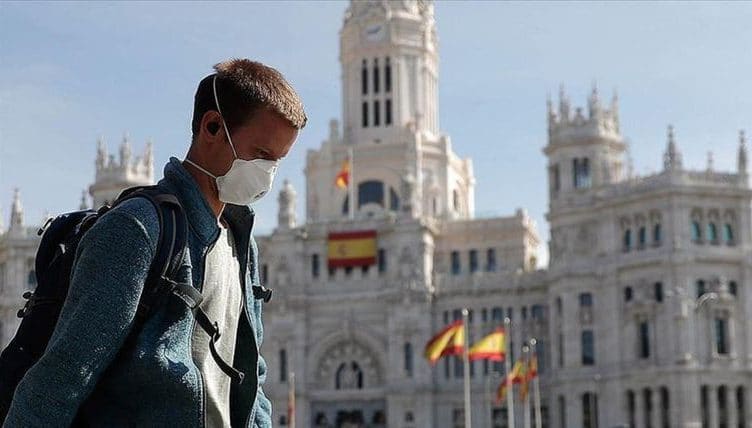 Ισπανία: Τέλος η υποχρεωτική χρήση μάσκας -Πολλοί συνεχίσουν να τις φορούν