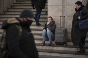 OHE: Σχεδόν 100.000 Ουκρανοί εγκατέλειψαν τις εστίες τους μετά τη ρωσική εισβολή