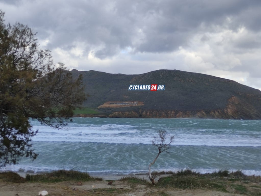 Καιρός – Πάρος: Τα 11 μποφόρ εξαφάνισαν τις παραλίες - ΦΩΤΟ ΒΙΝΤΕΟ