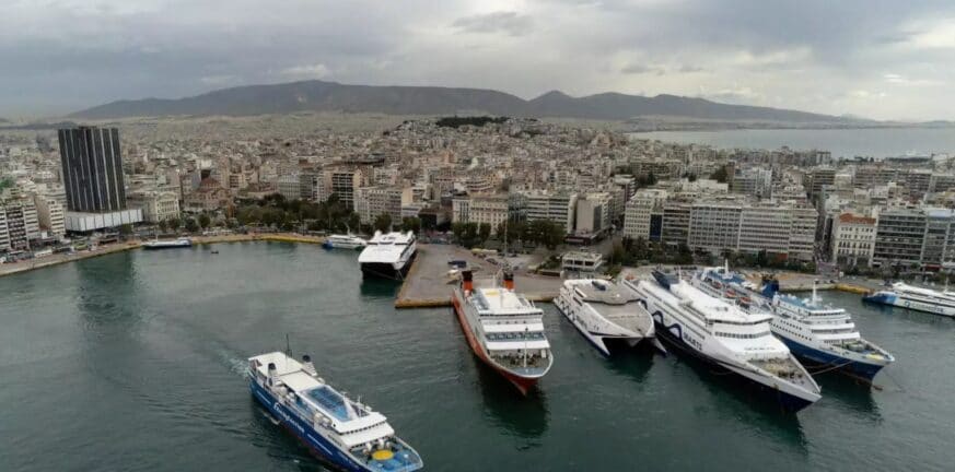 Χατζηθεοδοσίου: 200.000 κοντέινερ δεν έχουν έρθει στον Πειραιά λόγω των επιθέσεων των Χούθι