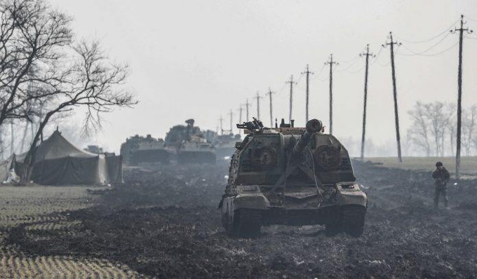 Ουκρανία,σύνορα,στρατιωτικά φορτηγά