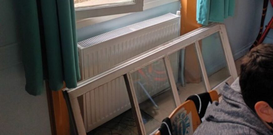 Θεσσαλονίκη: Εισαγγελική παρέμβαση για παράθυρο που έπεσε σε σχολείο την ώρα του μαθήματος