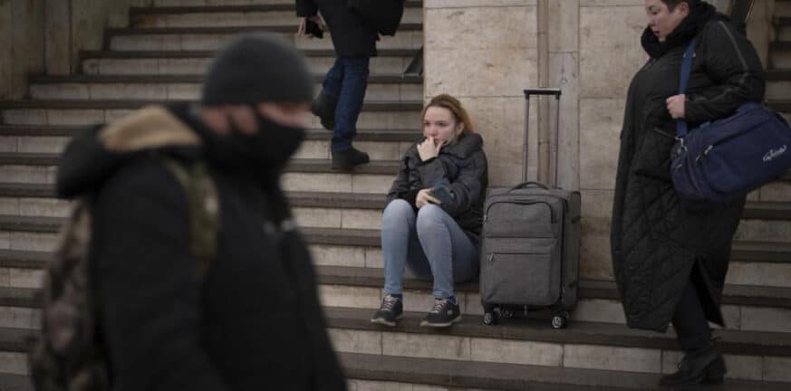 Πανικός και φόβος μεταξύ των κατοίκων στο Κίεβο: «Ελπίζουμε οι Ευρωπαίοι και οι Αμερικανοί να σταματήσουν τον Πούτιν»