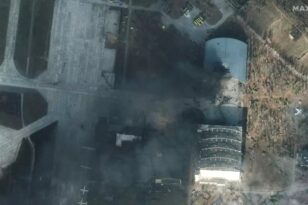 Εισβολή στην Ουκρανία: Καρέ καρέ η στιγμή που βομβαρδίζεται το Χάρκοβο - ΒΙΝΤΕΟ