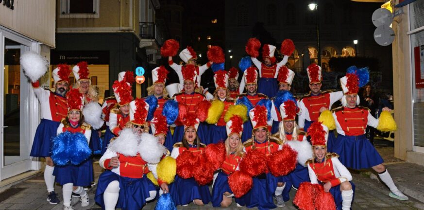 Πάτρα: Οι μαζορέτες του Καρναβαλιού - Ξεσήκωσε η ομάδα «του χρόνου μπούλες»