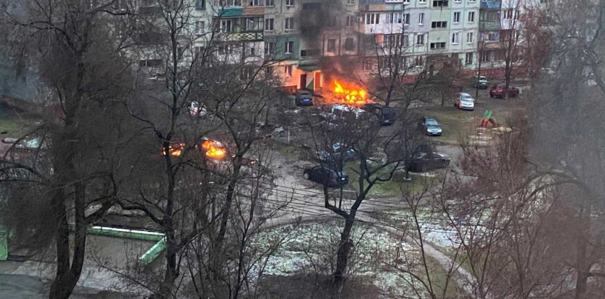 Πόλεμος στην Ουκρανία: Η Μαριούπολη δεν έχει πέσει – Ρουκέτα δίπλα σε πεζή στο Χάρκοβο – ΒΙΝΤΕΟ