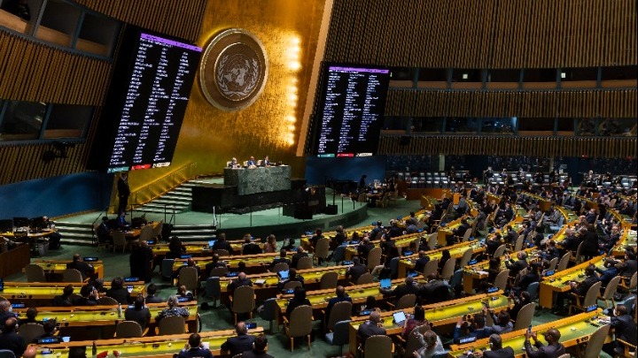 ΟΗΕ: Η Γενική Συνέλευση «απαιτεί» από τη Ρωσία να τερματίσει τον πόλεμο στην Ουκρανία