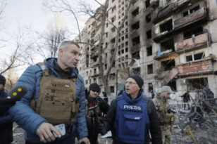 Πόλεμος στην Ουκρανία: «Το Κίεβο απειλείται, αλλά Ουκρανοί στρατιώτες ανακαταλαμβάνουν χωριά» λέει ο Κλίτσκο