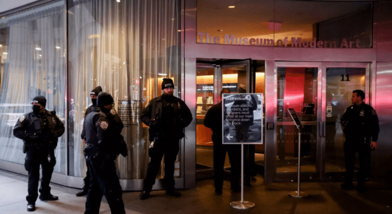 Νέα Υόρκη: Επίθεση με μαχαίρι στο Μουσείο Μοντέρνας Τέχνης - Δύο γυναίκες τραυματίες ΒΙΝΤΕΟ