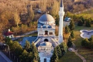Ουκρανία: Οι Ρώσοι βομβάρδισαν τέμενος στη Μαριούπολη - Φιλοξενούσε 80 αμάχους