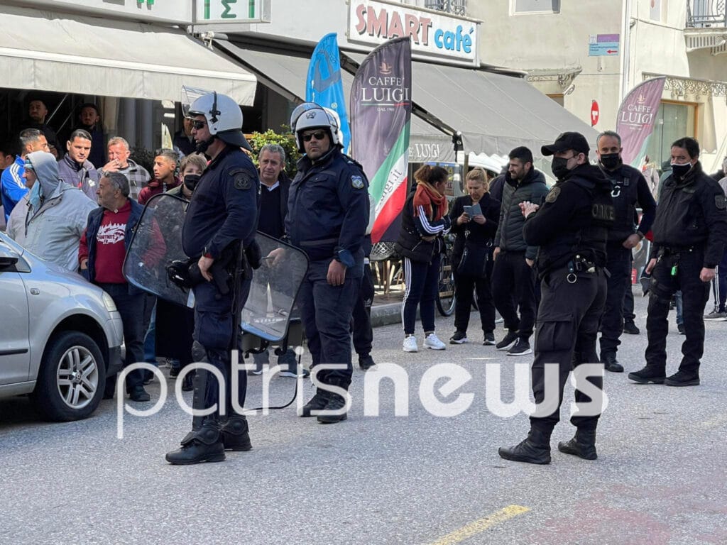 Δολοφονία στην Ανδραβίδα: Με κουκούλα και μάσκα στα δικαστήρια ο δράστης - ΦΩΤΟ - ΒΙΝΤΕΟ