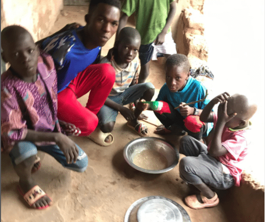 Πάτρα: Μια πρωτοβουλία κοινωνικής ευαισθησίας - Το μαγειρείο Γαρδένια στηρίζει με τρόφιμα τα ορφανά στην Γκάμπια
