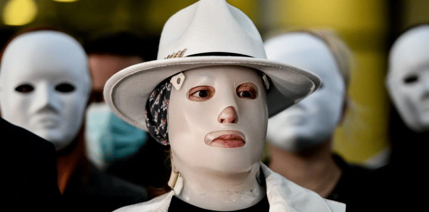 Ιωάννα Παλιοσπύρου: «Ήρθε η ώρα να ξανασυστηθούμε» – Δείτε το πρόσωπό της χωρίς μάσκα - ΦΩΤΟ