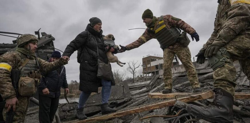 Ουκρανία: Τρεις νεκροί πολίτες στο Ιρπίν από ρωσικά πυρά, ανάμεσά τους δύο παιδιά καταγγέλλει το Κίεβο
