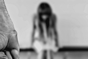 Σέρρες: 22χρονη κατήγγειλε τον πατέρα ότι την βίαζε - «Η μητέρα μου ήξερε τα πάντα και σιωπούσε»