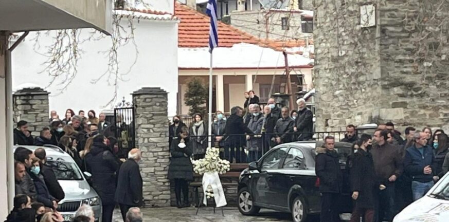 Τραγωδία στη Θεσσαλονίκη: Θρήνος στην κηδείας της 41χρονος Βίκυς που την σκότωσε ο πυγμάχος σύντροφός της - ΦΩΤΟ