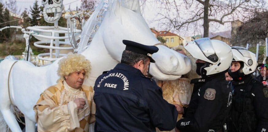 Τριήμερο Καρναβαλιού: Σε ασφυκτικό κλοιό η Πάτρα με ενισχύσεις από διμοιρίες των ΜΑΤ