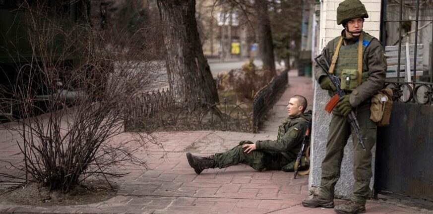 Πόλεμος στην Ουκρανία: Καλούν από τα κινητά νεκρών Ρώσων για να χλευάσουν τους συγγενείς τους