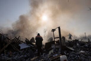 Ουκρανία: Nεκροί στο Ντονμπάς, εκρήξεις νότια του Κιέβου - Εννέα ανθρωπιστικοί διάδρομοι σήμερα