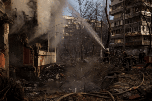 Πόλεμος στην Ουκρανία: Τουλάχιστον δύο νεκροί από χτυπήματα σε πολυκατοικίες στο Κίεβο