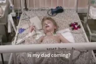 Ουκρανία: «Πού είναι ο μπαμπάς μου;» - Η σπαρακτική κραυγή ενός μικρού Ουκρανού στο νοσοκομείο - ΒΙΝΤΕΟ