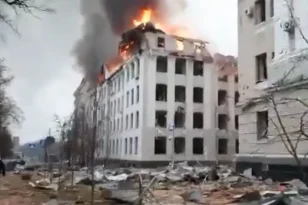 Πόλεμος στην Ουκρανία: Βομβαρδισμός στο Χάρκοβο - Αναφορές για πολλά θύματα