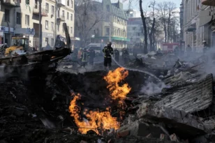 Πόλεμος στην Ουκρανία: Πύραυλοι έπληξαν τα περίχωρα της Οδησσού - Μυστήριο με τους Ρώσους στρατιώτες στο Τσερνόμπιλ ΟΛΕΣ ΟΙ ΕΞΕΛΙΞΕΙΣ