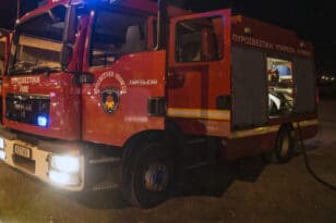 Αίγιο: Φωτιά στην Ροδοδάφνη κοντά στο εργοστάσιο της ΕΒΟ