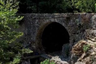Σπάρτη: Το γεφύρι που διέσχιζαν αρχαίοι πάνοπλοι Σπαρτιάτες είναι ακόμα όρθιο - ΒΙΝΤΕΟ