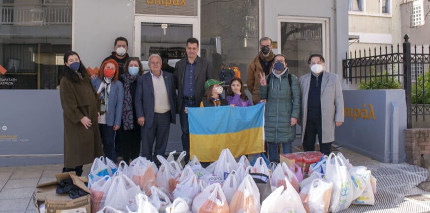 σπιράλ: Αλυσίδα ανθρωπιάς και αλληλεγγύης προς την Ουκρανία ΦΩΤΟ - ΒΙΝΤΕΟ