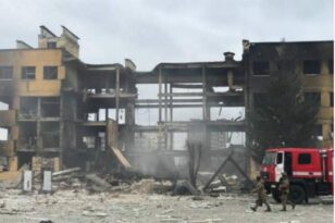 Πόλεμος στην Ουκρανία: 13 άμαχοι σκοτώθηκαν σε αεροπορική επιδρομή σε εργοστάσιο