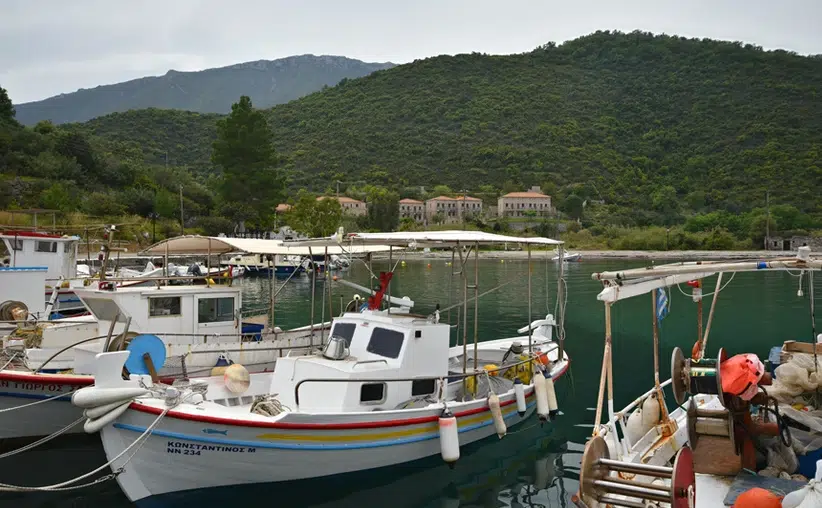 Ανοιξιάτικες αποδράσεις: Τρία χωριά στην Πελοπόννησο για όμορφα ταξίδια