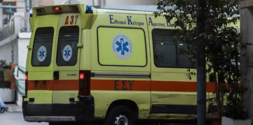 Θεσσαλονίκη: Νεκρός 27χρονος οδηγός μοτοσικλέτας που έπεσε πάνω στα σταθμευμένα αυτοκίνητα ΒΙΝΤΕΟ