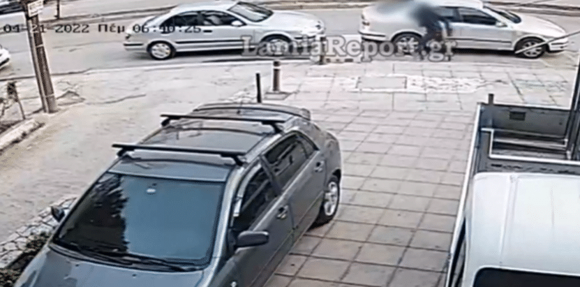 Λαμία: Η κάμερα «έπιασε» τον κλέφτη - Άρπαξε χρήματα από παρκαρισμένο αυτοκίνητο