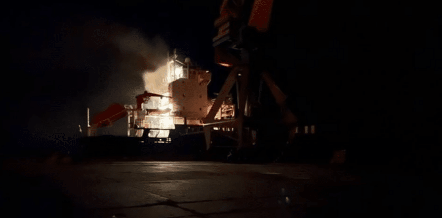 Πόλεμος στην Ουκρανία: Eμπορικό πλοίο χτυπήθηκε από πύραυλο στη Μαριούπολη