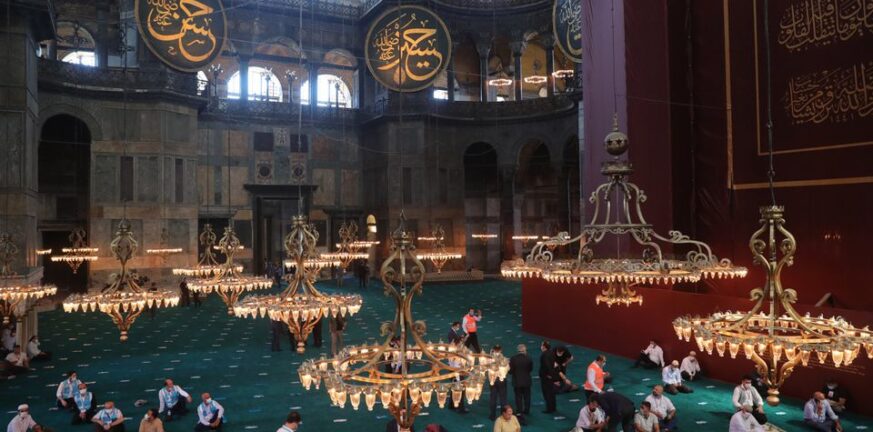 Τουρκία: Προσευχές για το Ραμαζάνι μετά από 88 χρόνια στην Αγία Σοφία