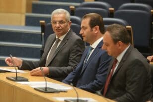 Κύπρος: Χωρίς το ΑΚΕΛ η ομιλία Ζελένσκι στη βουλή λόγω της παρουσίας του Αζόφ στο ελληνικό κοινοβούλιο