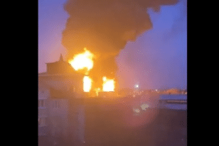 Ρωσία: Αποθήκη καυσίμων στις φλόγες στην πόλη Μπελγκορόντ - Μιλούν για ουκρανικό «χτύπημα»
