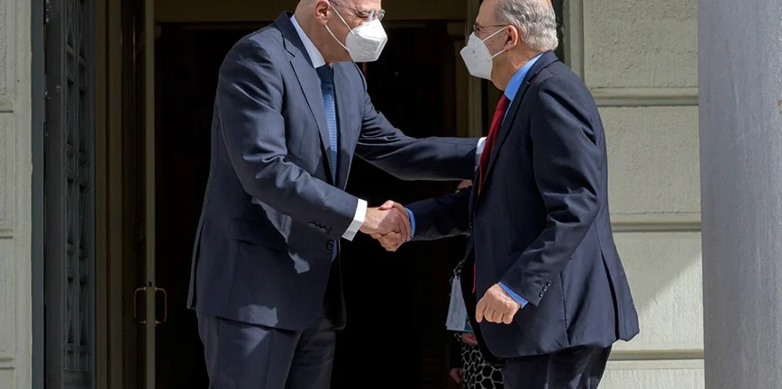 Δένδιας: Ολοκληρώθηκε η συνάντησή του με τον Κύπριο ομόλογό του Ιωάννη Κασουλίδη