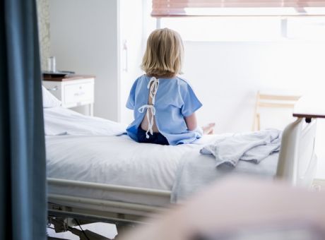 Οξεία ηπατίτιδα σε παιδιά: Τα σημάδια που πρέπει να προσέξουν οι γονείς