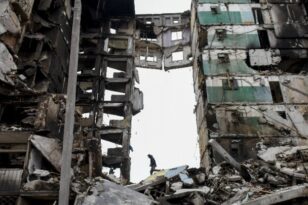 Πόλεμος στην Ουκρανία: Είκοσι έξι πτώματα βρέθηκαν στα ερείπια δύο κτιρίων στην Μποροντιάνκα