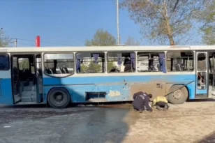 Τουρκία: Ένας νεκρός από έκρηξη βόμβας σε λεωφορείο
