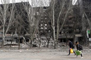 Ουκρανία: Κομβόι αμάχων αναχώρησε από τη Μαριούπολη