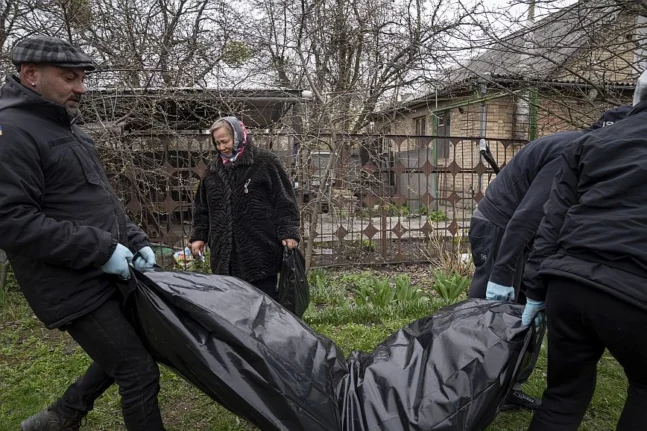 Ουκρανία: Βρέθηκαν πτώματα ανδρών με δεμένα τα χέρια κοντά στην Μπούτσα