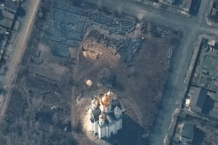Ουκρανία: Δορυφορικές εικόνες από τη φρίκη της Μπούσα -Ομαδικός τάφος 14 μέτρων