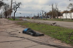 Πόλεμος στην Ουκρανία: 900 πτώματα στο Κίεβο - Νεκρά σώματα πεταμένα στη Μαριούπολη